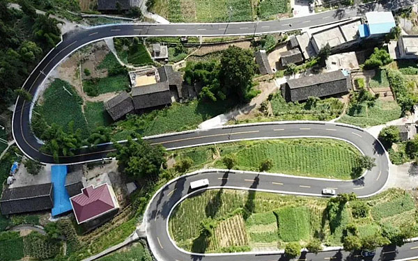 寶利一路黔行，助力“點亮”印江G352公路